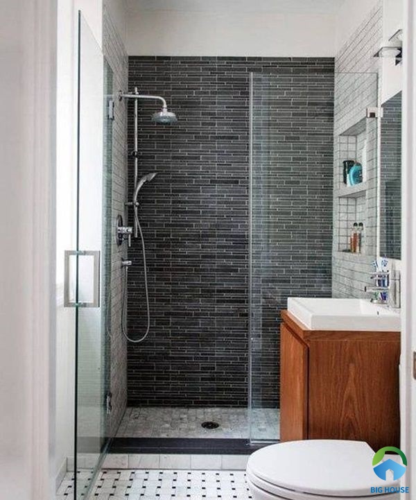 Nhà tắm 3 m2 với vách kính đơn giản